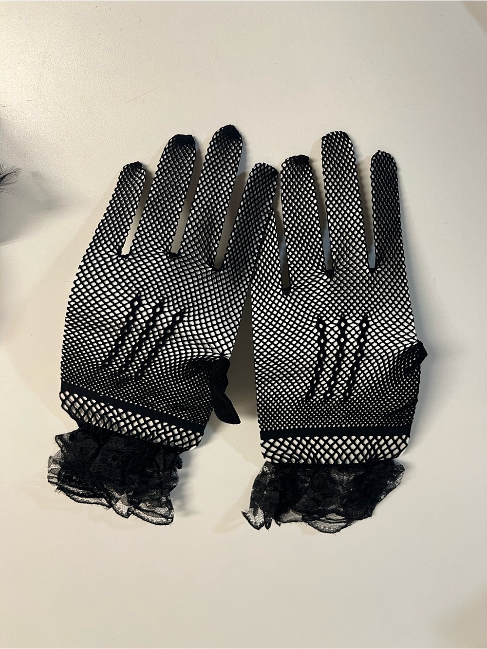 Black Fishnet Lace Cuff Gloves - Women's Fashion Accessory